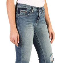 Lade das Bild in den Galerie-Viewer, Calvin Klein - J20J204669