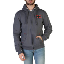 Lade das Bild in den Galerie-Viewer, Geographical Norway - Glacier100_man