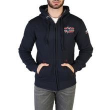 Lade das Bild in den Galerie-Viewer, Geographical Norway - Glacier100_man