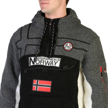 Lade das Bild in den Galerie-Viewer, Geographical Norway - Riakolo_man