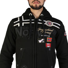 Lade das Bild in den Galerie-Viewer, Geographical Norway - Garadock_man

